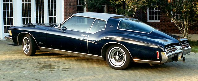 Buick-Riviera-Boattail.jpg